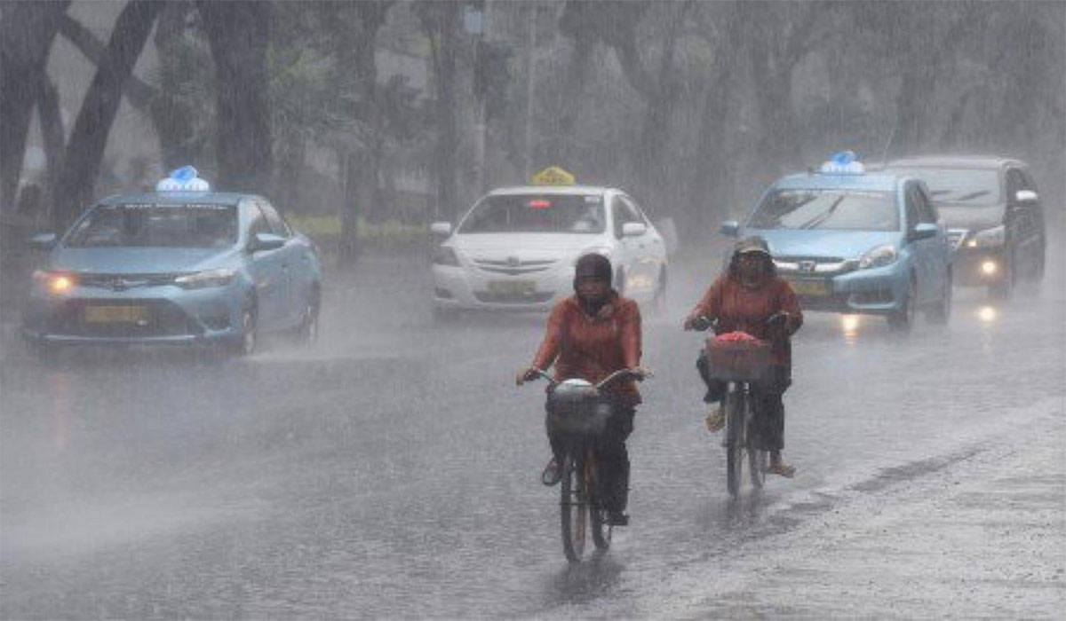 Siap Siap! Hujan Ringan Hingga Sedang Diprediksi Guyur Jabodetabek Hari Ini