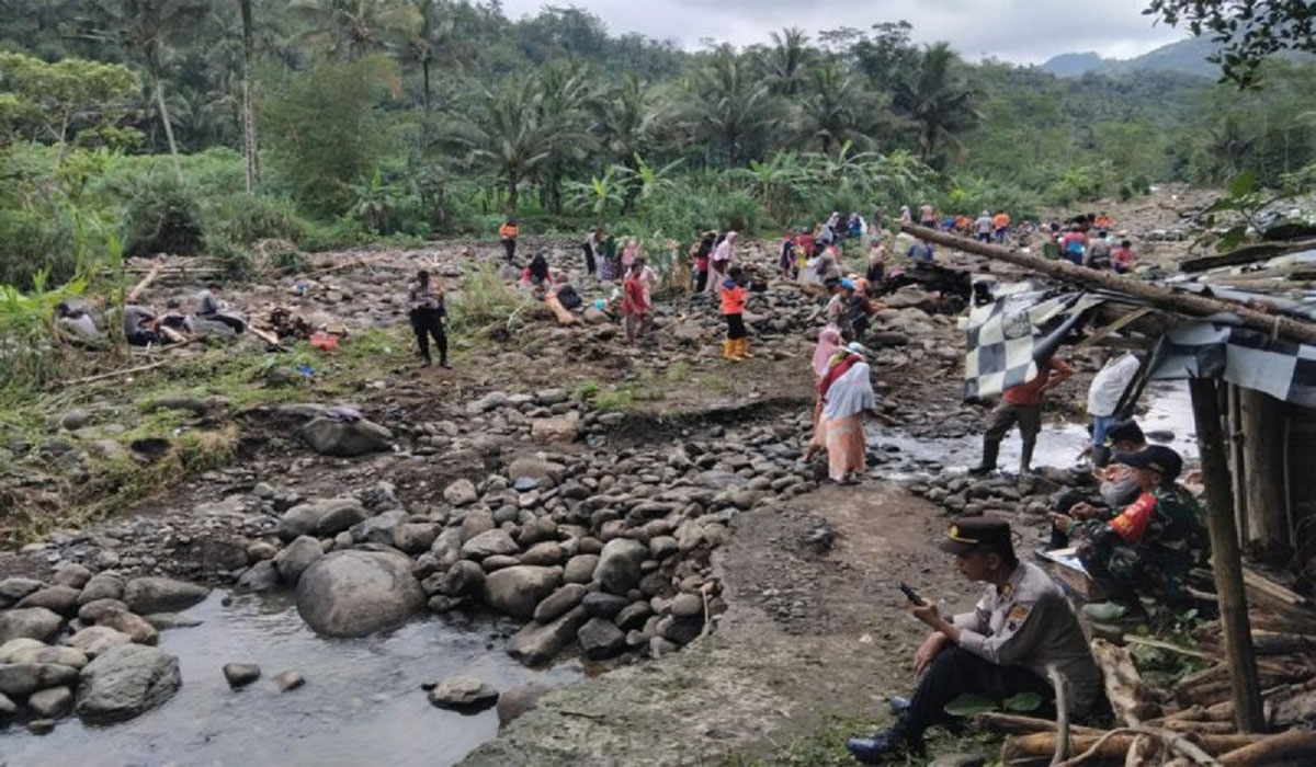 Tragis! Longsor di Purbalingga Tewaskan Warga, Tertimpa Batu Raksasa
